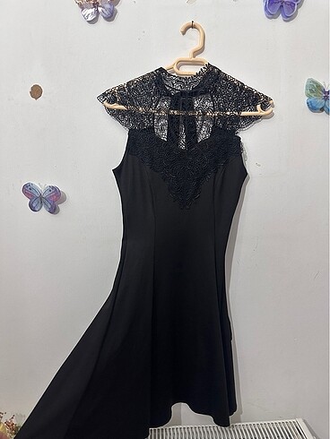 Zara Siyah dantelli elbise