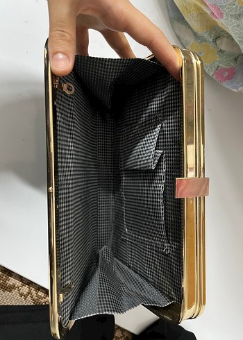 Altın Renk Parlak Kadın Portföy Çanta - Görsel 4