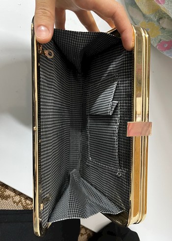 Altın Renk Parlak Kadın Portföy Çanta - Görsel 3