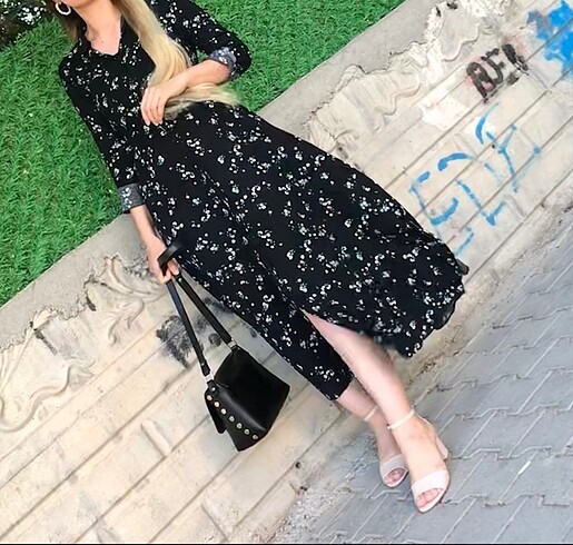 Çiçekli siyah maxi boy elbise