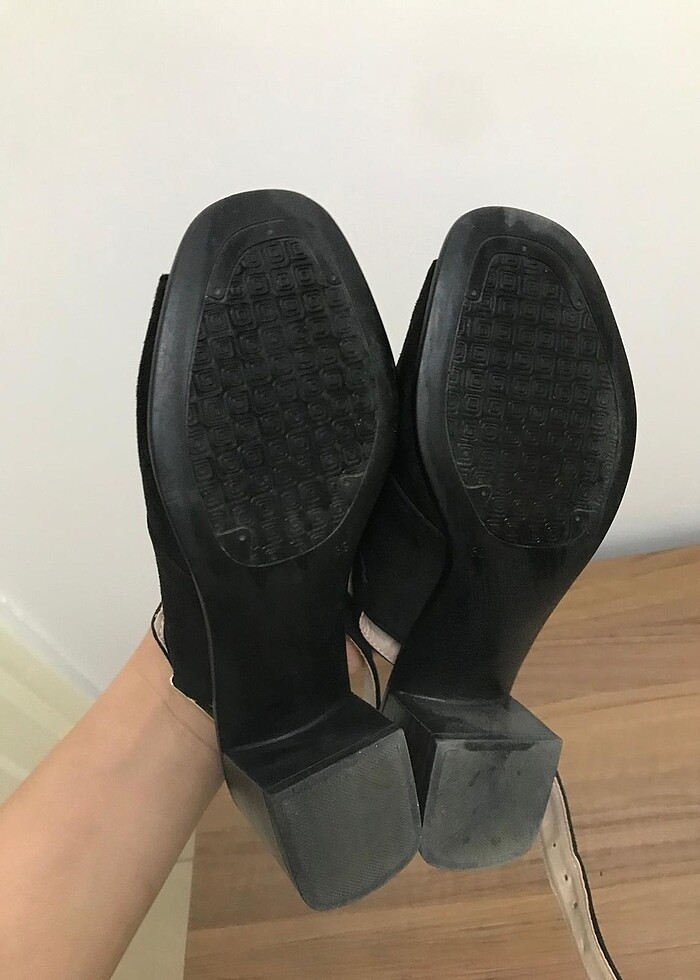 Siyah topuklu sandalet - Görsel 3