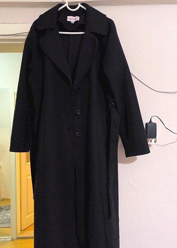 Düğmeli Siyah Uzun Kaban - Görsel 3