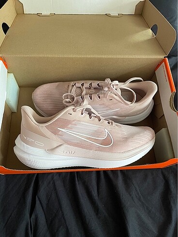 37,5 Beden Nike Air Winflo 9