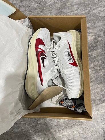37,5 Beden beyaz Renk Nike Pegasus 40