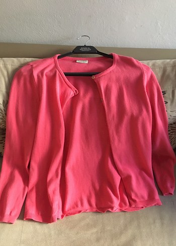 Pembe Düğmeli Hırka