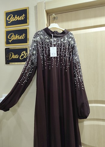 Boncuk İşlemeli Uzun Kollu Uzun Elbise - Görsel 2