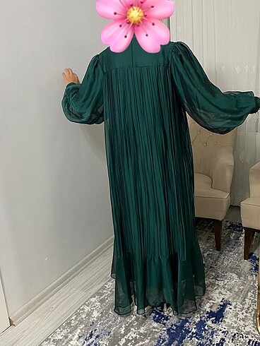 40 Beden Yeşil Pileli Balon Kol Elbise