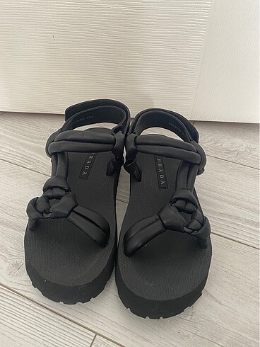 Prada Prada kadın sandalet