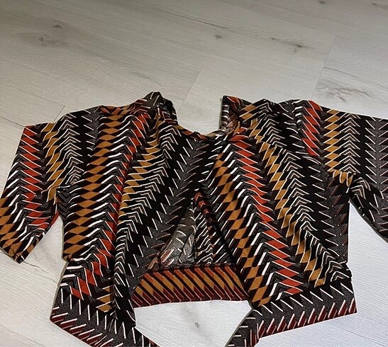 sırt detaylı bluz - Görsel 2