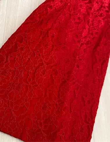 kırmızı dantelli kısa elbise - Görsel 3