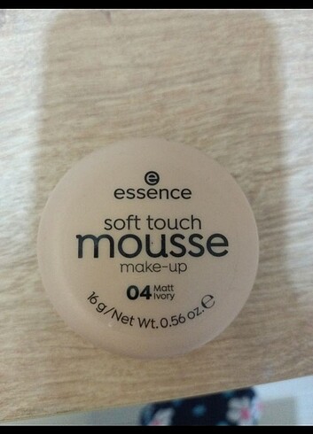 Essence köpük fondöten 04
