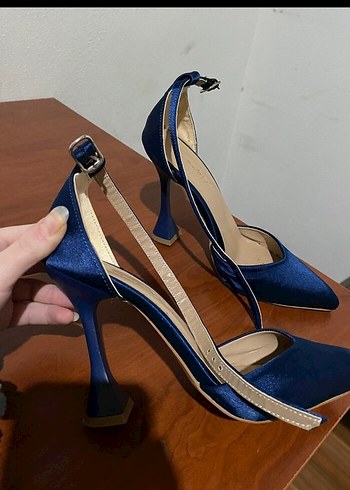 37 Beden Kadın Mavi Saten Stiletto Topuklu Ayakkabı