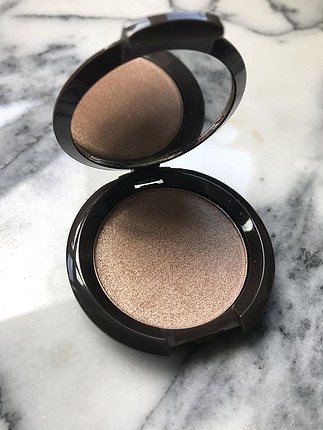 Becca Becca aydınlatıcı highlitter