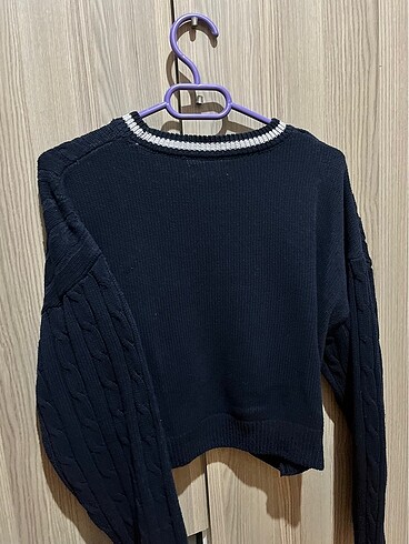 s Beden Pull&bear triko kazak