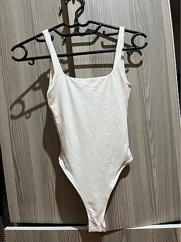 H&M H&M sırt dekolteli bodysuit