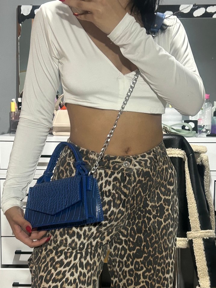 Parlak Mavi Zincir Detaylı Kadın Deri Çanta - Görsel 3