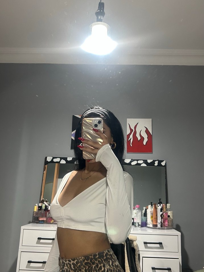 Beyaz V Yaka Transparan Crop Top - Görsel 2