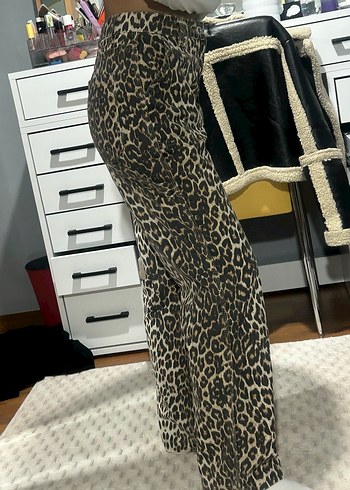 Kahverengi Leopar Desenli Bol Kesim Kadın Pantolon - Görsel 3