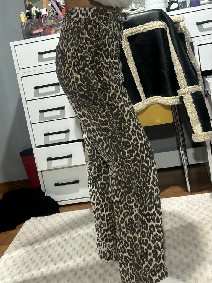 Kahverengi Leopar Desenli Bol Kesim Kadın Pantolon - Görsel 3