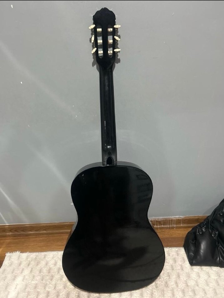 Siyah Klasik Gitar - Görsel 2