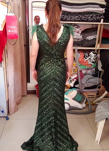 Trendyol & Milla Yeşil pul payet balık gece elbisesi