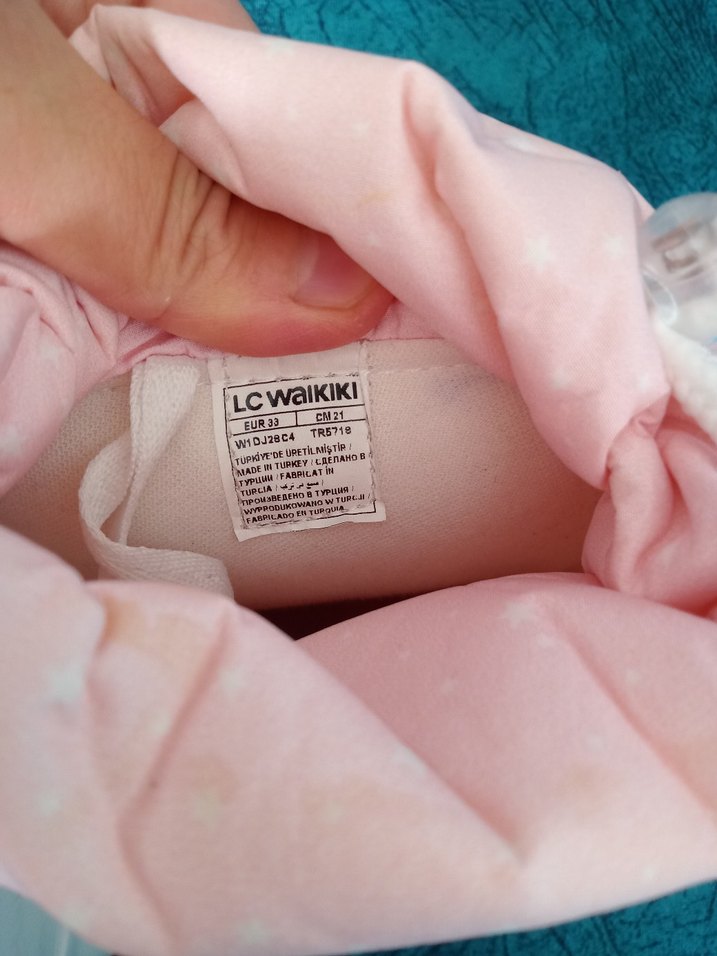 Kız Çocuk Beyaz Peluş Detaylı Bot - Görsel 2