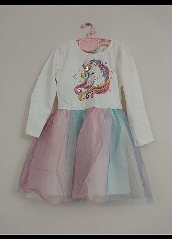 Sıfır etiketli unicorn elbise