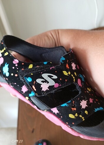27 Beden çeşitli Renk Skechers çocuk sandalet