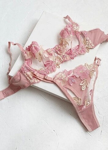 s Beden Pembe Brode Bralet Takım