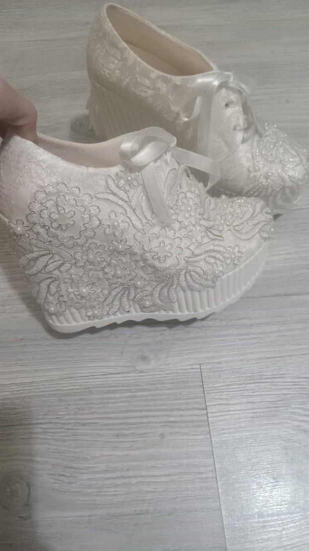 Beyaz Dantel Detaylı Dolgu Topuklu Gelin Ayakkabısı - Görsel 2