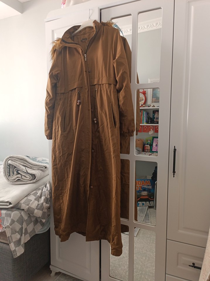 Kahverengi Kadın Uzun Kürk Detaylı Kabanı - Görsel 5