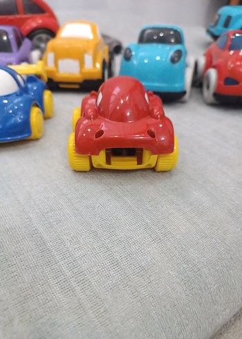 Kırmızı ve Sarı Renkli Oyuncak Araba - Görsel 8
