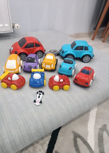 Kırmızı ve Sarı Renkli Oyuncak Araba - Görsel 2