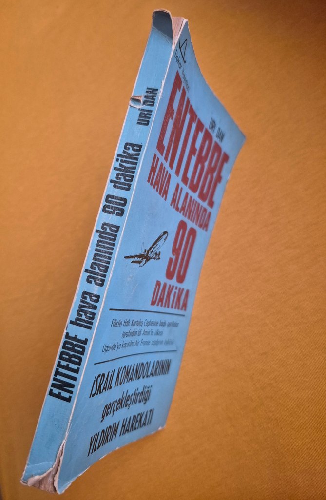 Entebbe Hava Alanında 90 Dakika - Uri Dan - Görsel 2