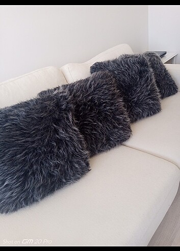 Peluş astarlı dolgulu kırlent 