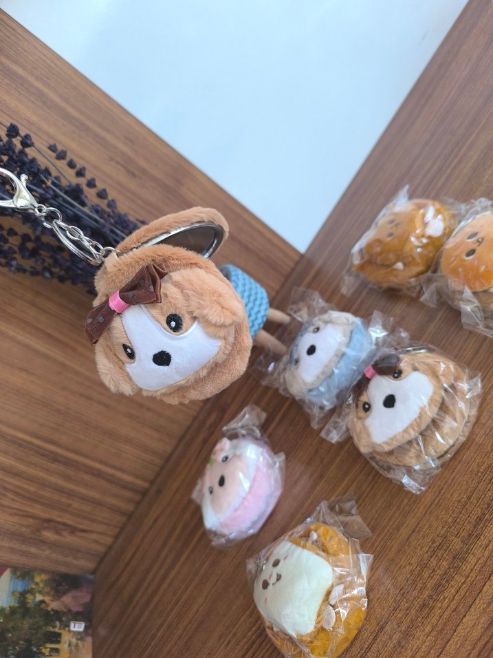 Kahverengi Köpek Figürlü Peluş Aynalı Anahtarlık - Görsel 4