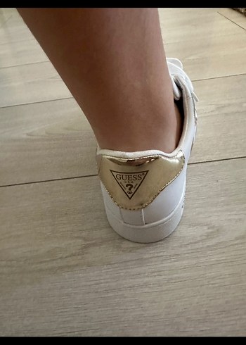 39 Beden beyaz Renk Orjinal Beyaz Guess Kadın Spor Ayakkabı