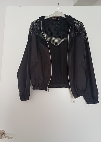 Siyah Fermuarlı Kısa Spor Ceket - Görsel 2