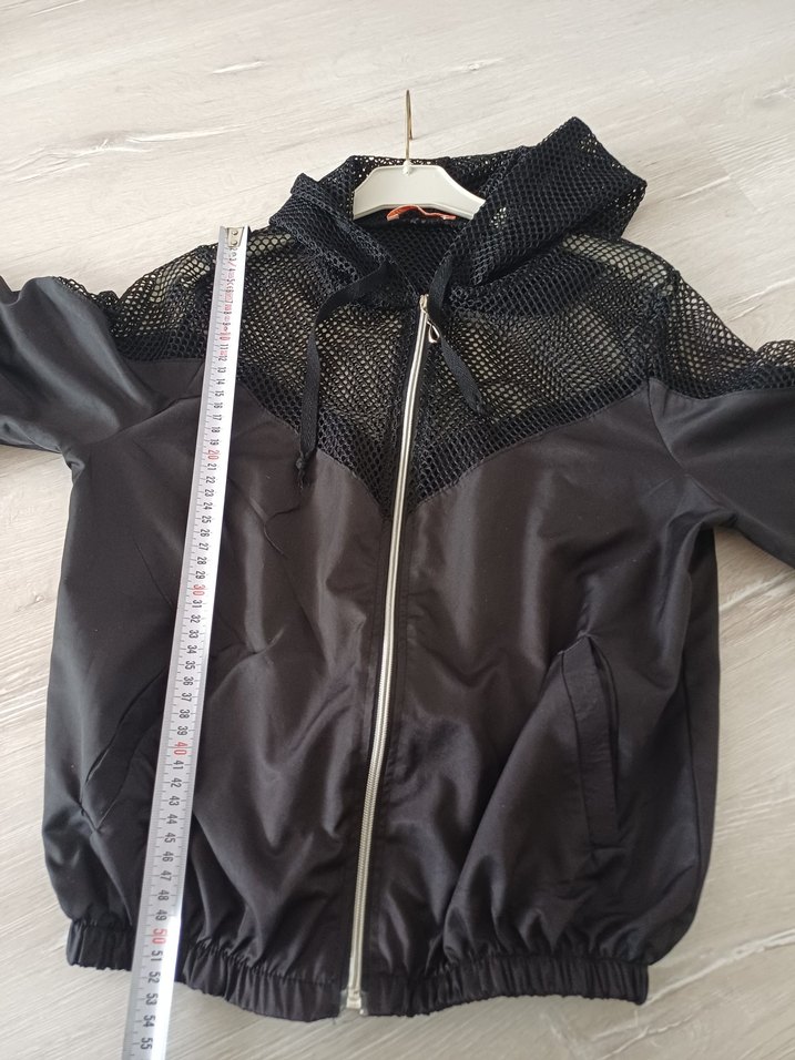 Siyah Fermuarlı Kısa Spor Ceket - Görsel 4