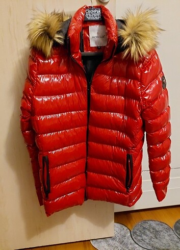 s Beden Moncler