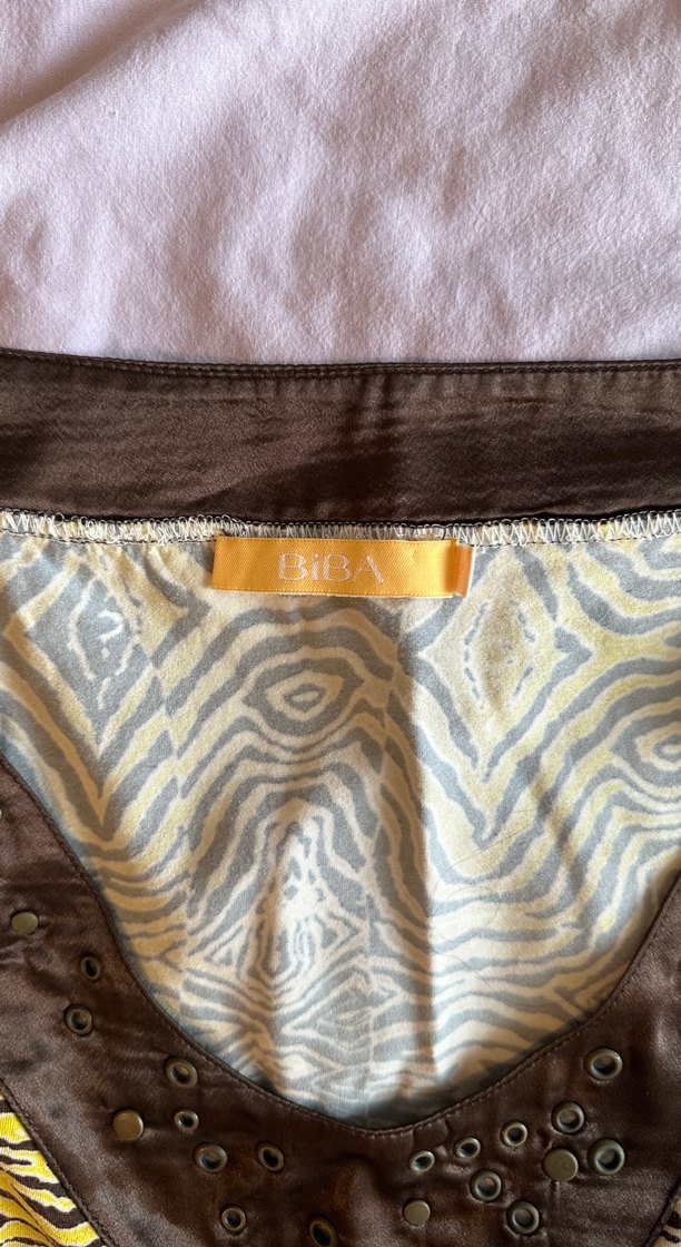 Kahverengi Zebra Desenli V Yakalı Vintage Bluz - Görsel 3