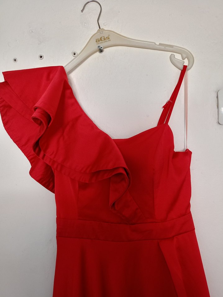 Kırmızı V Yakalı Uzun Drapeli Kadın Elbise - Görsel 4