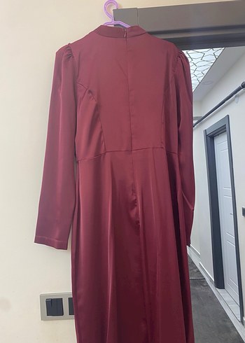 Bordo Saten Uzun Drapeli Elbise - Görsel 4