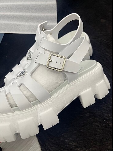 38 Beden beyaz Renk Prada sandalet premium