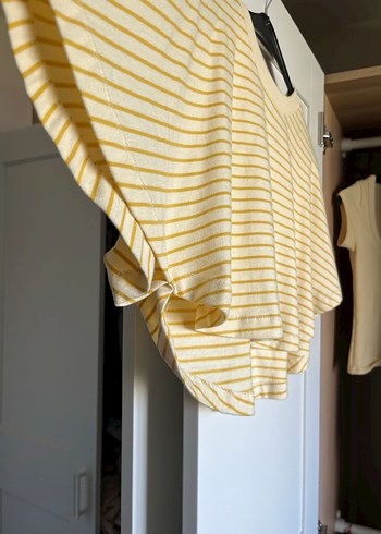 Sarı Çizgili Kısa Kollu Kadın Tişört - Görsel 2