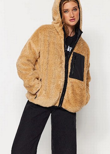 Trendyolmila Kapüşonlu Peluş Kadın mont