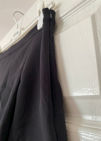 Siyah Pilili Mini Etek Spor Tarzı - Görsel 3