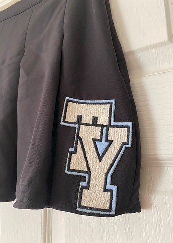 Siyah Pilili Mini Etek Spor Tarzı - Görsel 2