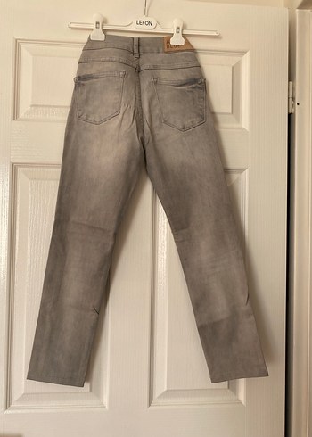 Gri kadınDenim Pantolon - Görsel 2