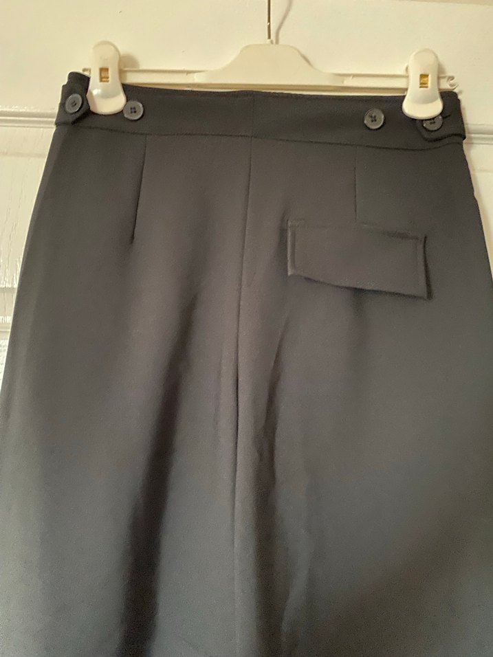 Siyah paça detaylı Kadın Kumaş Pantolon - Görsel 4